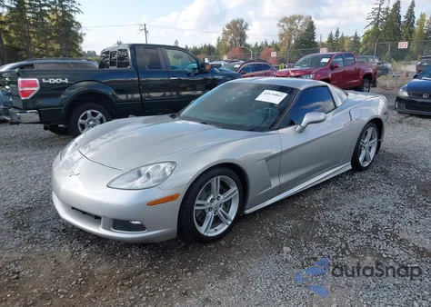 2005 Chevrolet Corvette из США, поврежденный, VIN 1G1YY24UX55111470